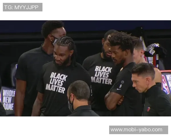 艾纳维争顶头球意外受伤眉骨破裂大量出血引发关注